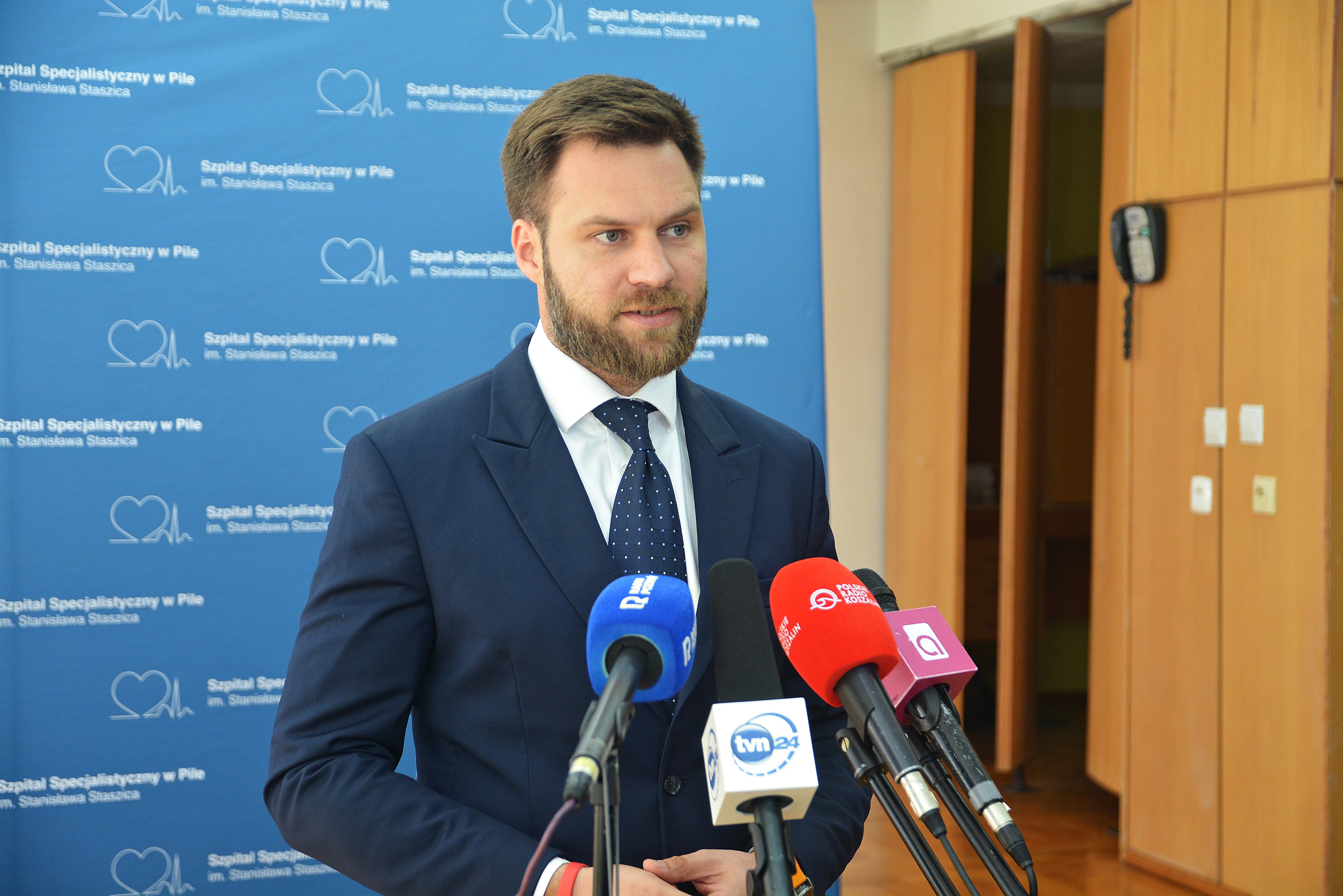 307 tys. zł dla lekarza w pilskim szpitalu. Dyrektor wyjaśnia: „To nie było wynagrodzenie za jeden miesiąc”