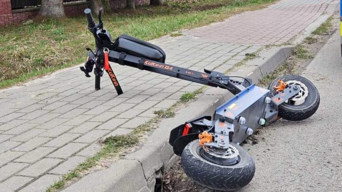 Złotów. Niebezpieczne zdarzenie z udziałem hulajnogi elektrycznej i osobówki