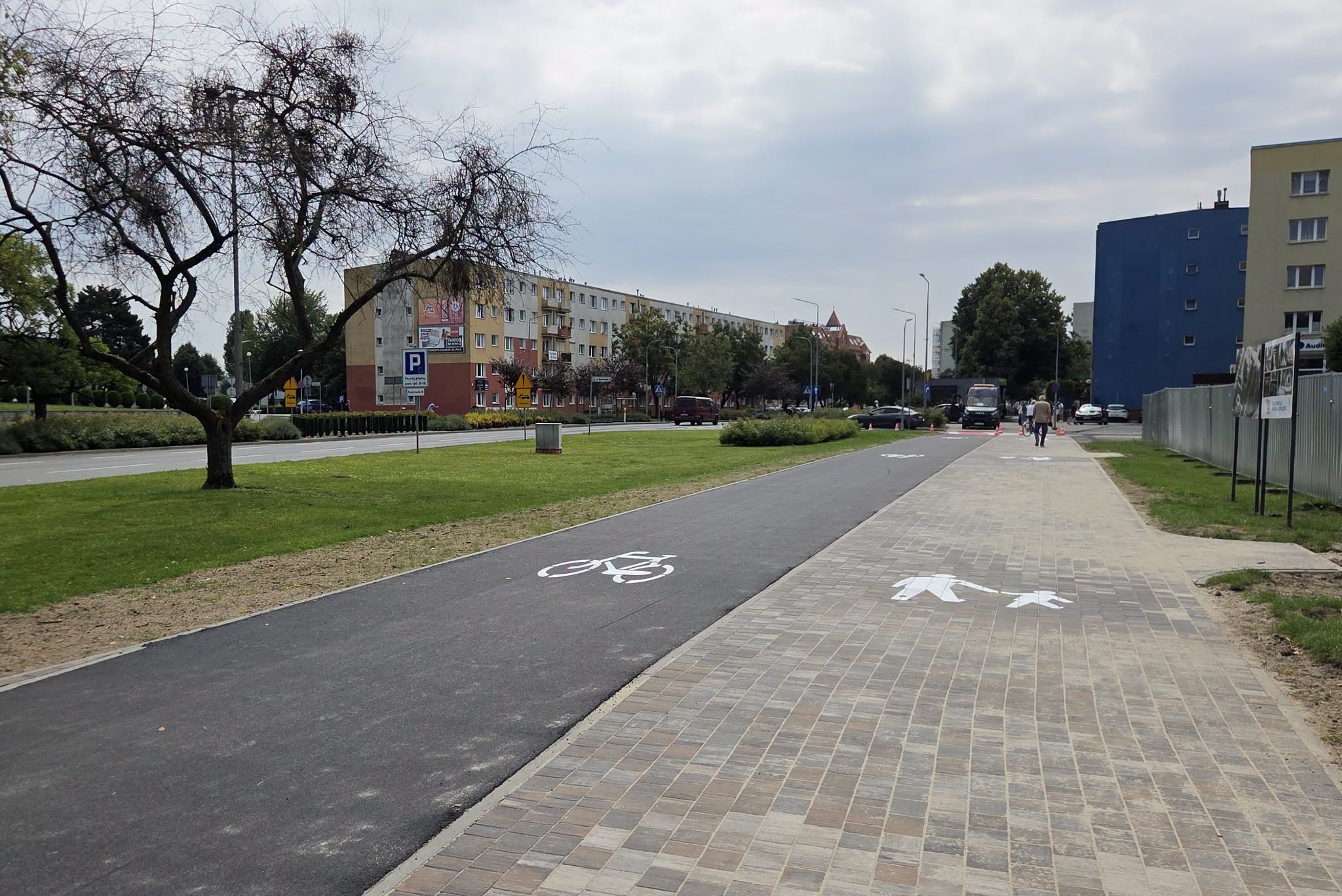 Piła. Mieszkańcy mogą już korzystać z nowego ciągu pieszo-rowerowego w rejonie placu Zwycięstwa.