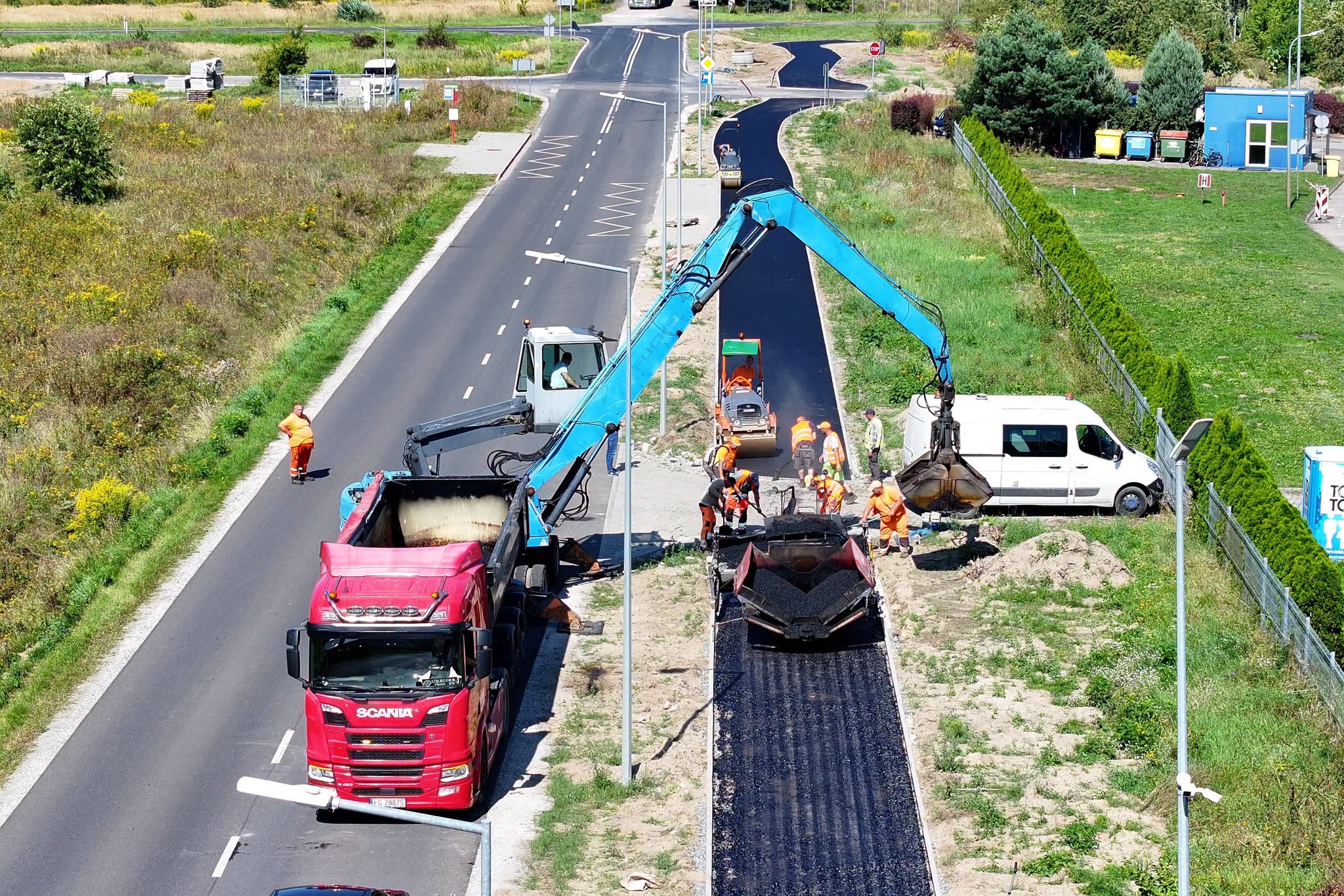 Zmienia się infrastruktura drogowa na ul. Jastrzębiej w Pile.