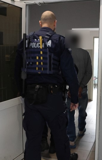 Tymczasowy areszt dla 49-latka podejrzanego o znęcanie się nad matką i siostrą